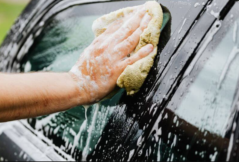 tips cuci mobil saat musim hujan