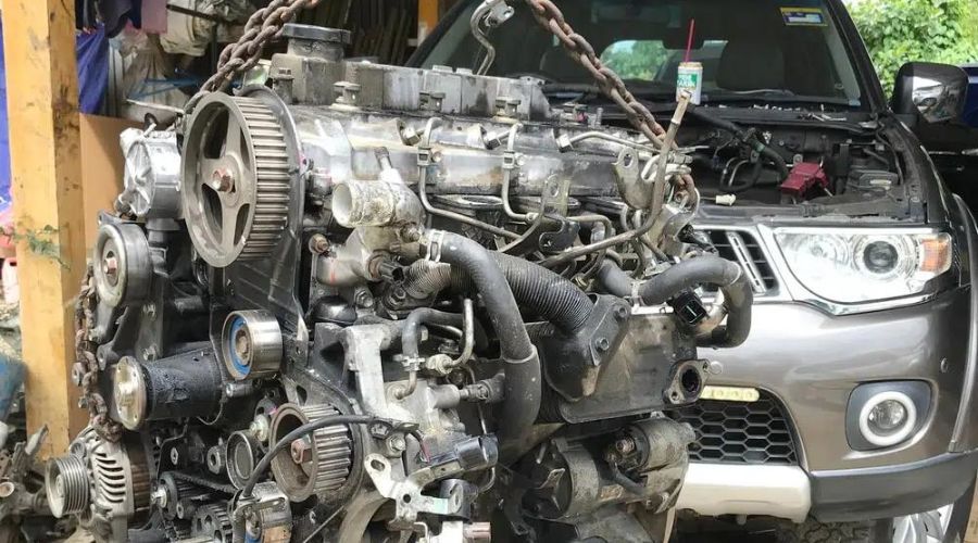 perawatan mobil turun mesin