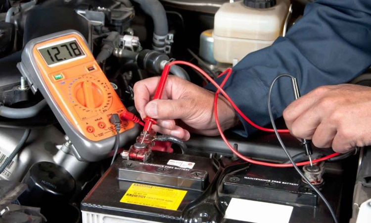 Cara merawat aki mobil supaya awet, Sumber: dealerresmidaihatsusidoarjo.com