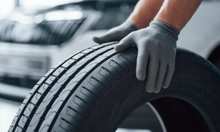 Mengatasi permasalahan ban mobil, Sumber: okezone.com