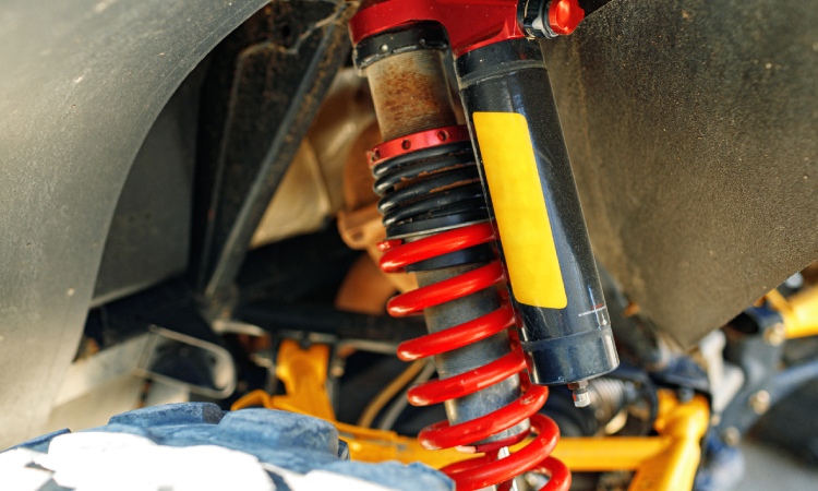 Shockbreaker mobil rusak, Sumber: sisinews.co