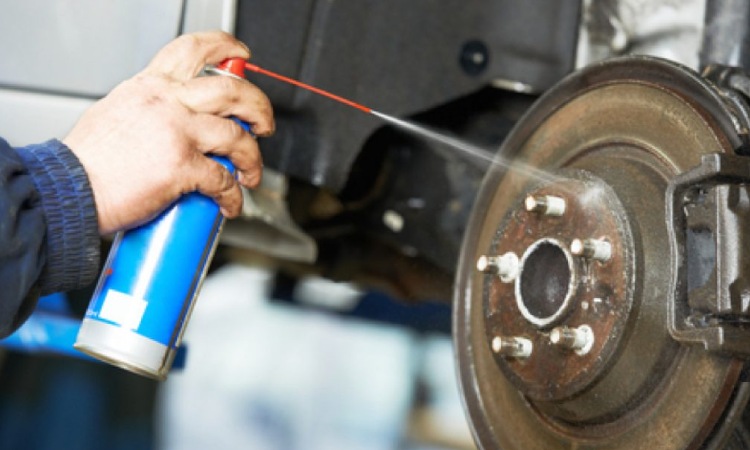 Cara mengatasi rem mobil berdecit, Sumber: hsrwheel.com